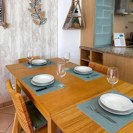 T1 Com Piscina, Garagem, Varanda E Ar Condicionado Em Ed Altumar *