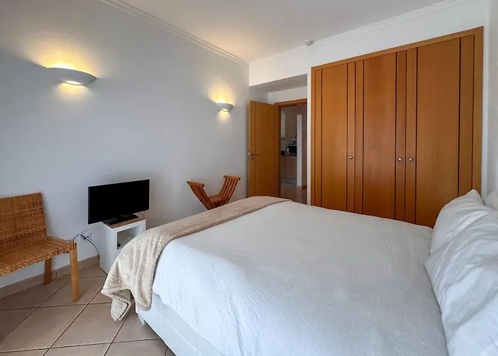 Portimao: Sol, E Lazer Com Garagem Apartament *